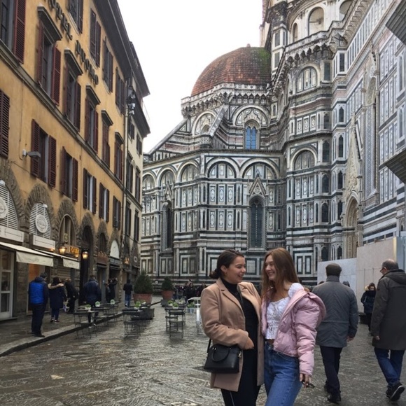 Meet your Posher, Daniella - Picture 1 of 1